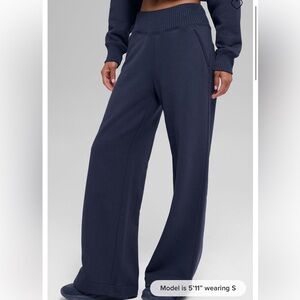 Alo Yoga Serenity Wide Leg Sweatpants - Navy